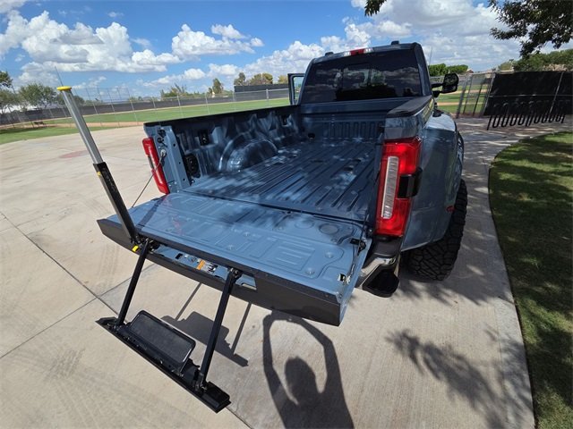 Photo of 2023 Ford F-450SD Lariat